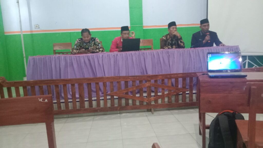 Lima Guru Ikuti Pembinaan dan Pelatihan Penyusunan Soal HOTS