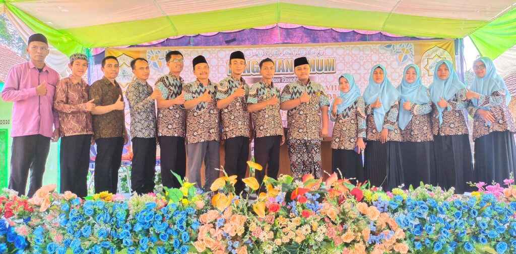 Wisuda dan Haflah Ke-8 PPMU Buwek