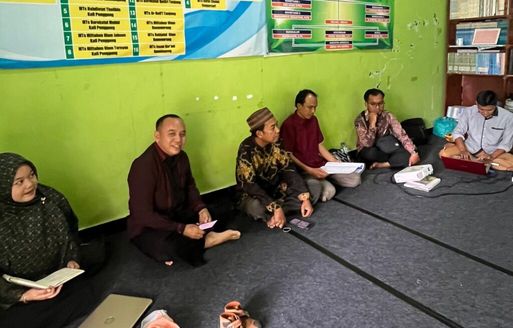 MGMP Al-Qur’an Hadits KKMTS-2 Gelar Pembahasan Modul dan Bahan Ajar Kelas 7