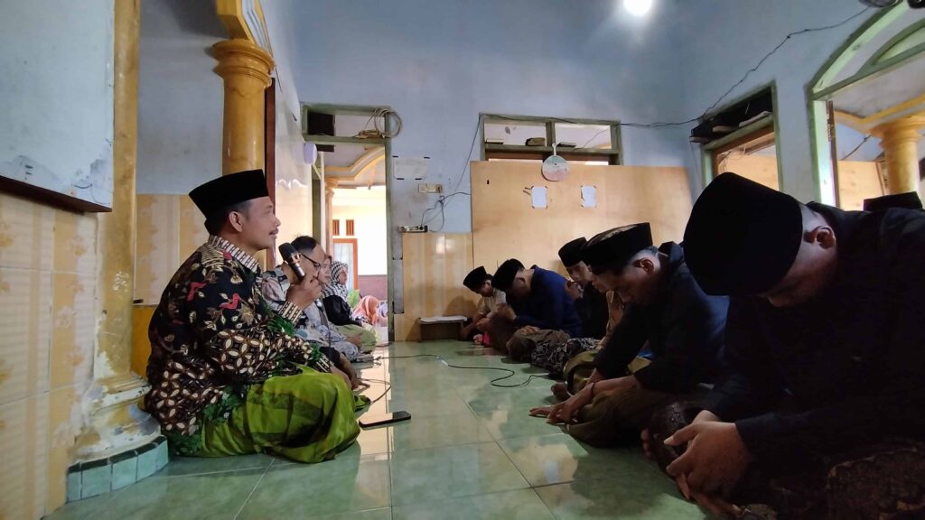 Halal Bihalal MTs Miftahul Ulum Buwek Halal Bihalal MTs Miftahul Ulum Buwek