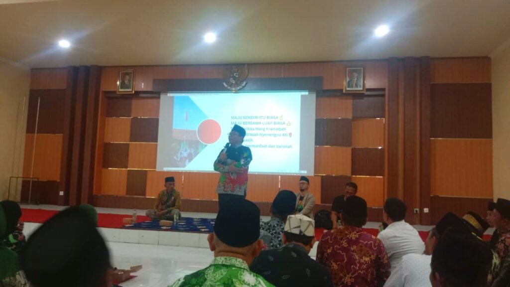 Kepala Madrasah dan Guru MTs Miftahul Ulum Buwek Ikuti Pembinaan Guru di Kemenag Kab. Lumajang Kepala Madrasah dan Guru MTs Miftahul Ulum Buwek Ikuti Pembinaan Guru di Kemenag Kab. Lumajang