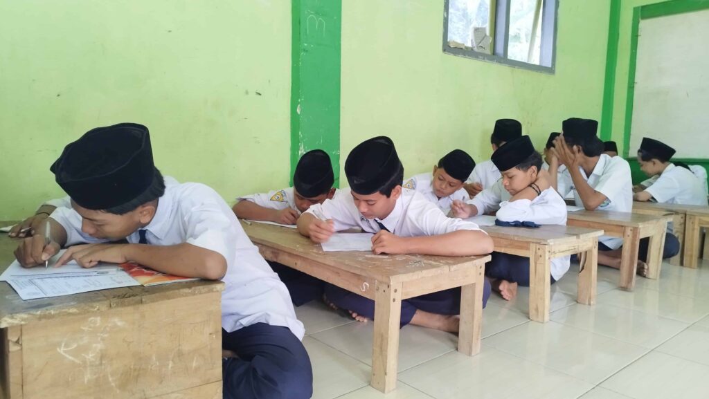 MTs Miftahul Ulum Buwek Gelar Asesmen Sumatif Akhir Tahun Tahun Pelajaran 2024/2025 MTs Miftahul Ulum Buwek Gelar Asesmen Sumatif Akhir Tahun Tahun Pelajaran 2024/2025