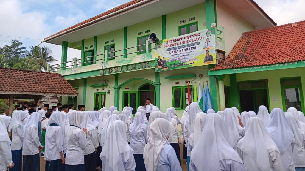 MTs Miftahul Ulum Buwek Gelar Pembukaan MATSAMA Tahun Pelajaran 2025/2026 MTs Miftahul Ulum Buwek Gelar Pembukaan MATSAMA Tahun Pelajaran 2025/2026