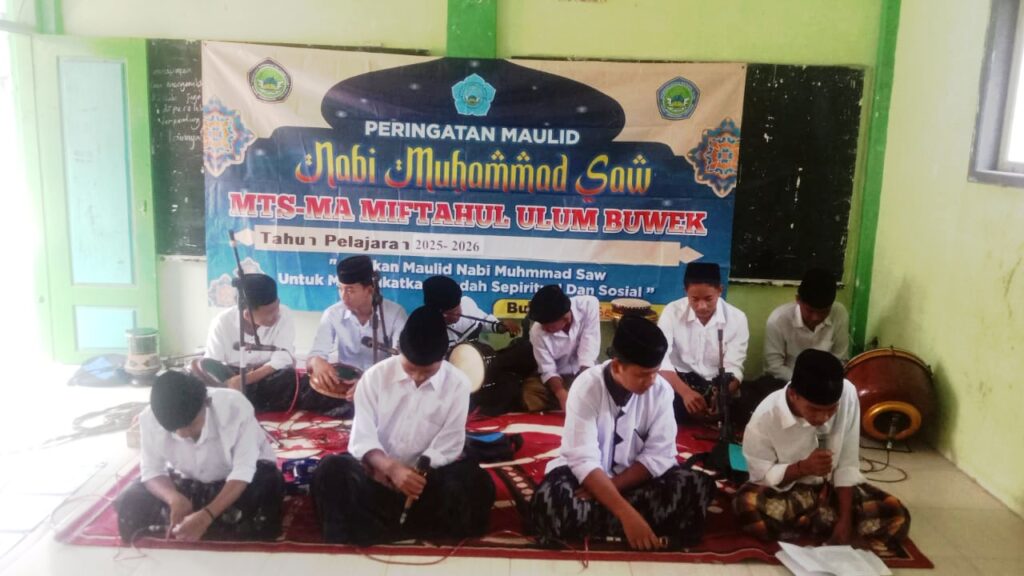 MTs Miftahul Ulum Buwek Gelar Peringatan Maulid Nabi Muhammad SAW