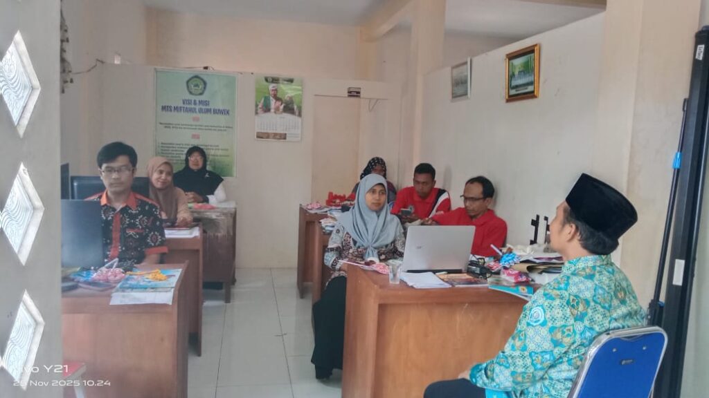 MTs Miftahul Ulum Buwek Gelar Rapat Persiapan Asesmen Sumatif Akhir Semester TP 2025/2026