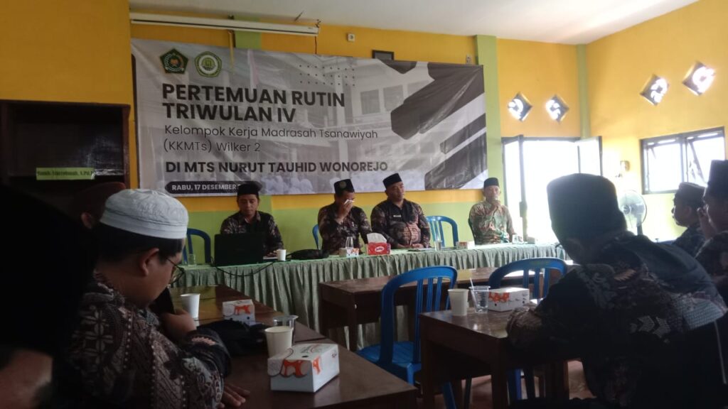 Kepala MTs Miftahul Ulum Buwek Hadiri Rapat Rutin KKMTs-2 di MTs Nurut Tauhid Wonorejo