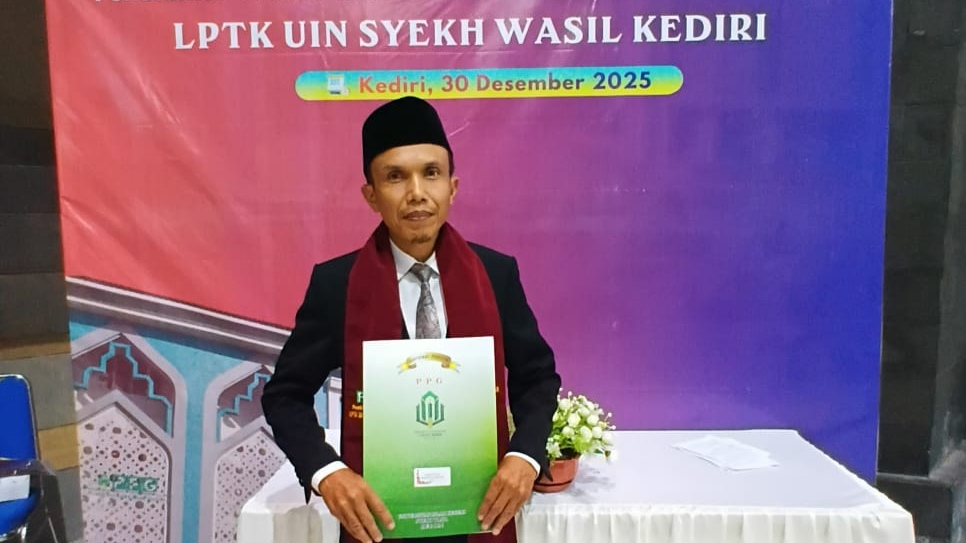 Guru MTs Miftahul Ulum Buwek Resmi Dikukuhkan sebagai Guru Profesional di LPTK UIN Syekh Wasil Kediri Guru MTs Miftahul Ulum Buwek Resmi Dikukuhkan sebagai Guru Profesional di LPTK UIN Syekh Wasil Kediri