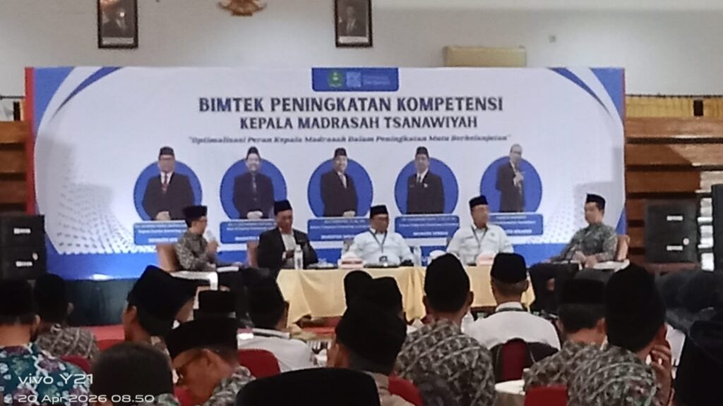 Kepala Madrasah dan Waka Kurikulum MTs Miftahul Ulum Buwek Ikuti Pelatihan Manajerial dan Kewirausahaan