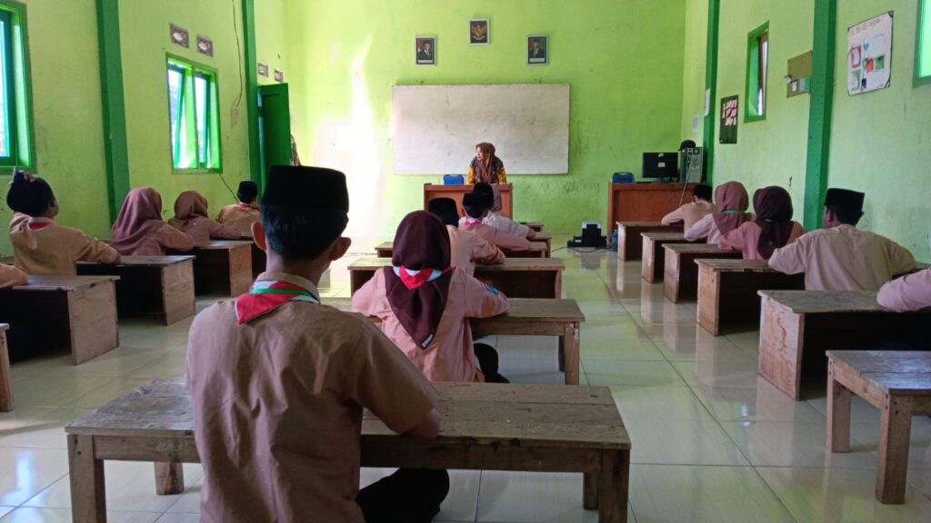 UMBK Hari Kelima MTs Miftahul Ulum Buwek Berjalan Lancar dan Kondusif
