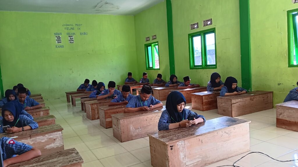 Hari Ketiga UMBK MTs Miftahul Ulum Buwek Berjalan Tertib