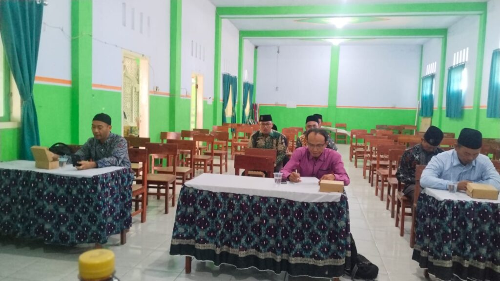 Waka Kurikulum MTs Miftahul Ulum Buwek Ikuti Pendampingan Penyusunan Dokumen I Kurikulum oleh Pengawas Bina