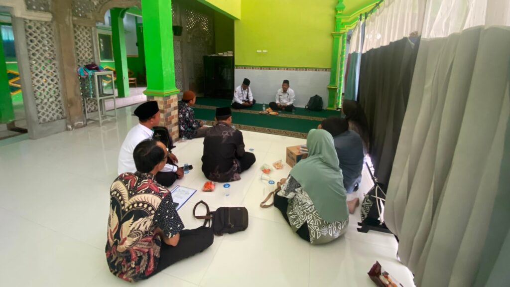 Guru MTs Miftahul Ulum Buwek Hadiri Pertemuan Perdana MGMP Al-Qur’an Hadis Wilker 2 Tahun Pelajaran 2026/2027