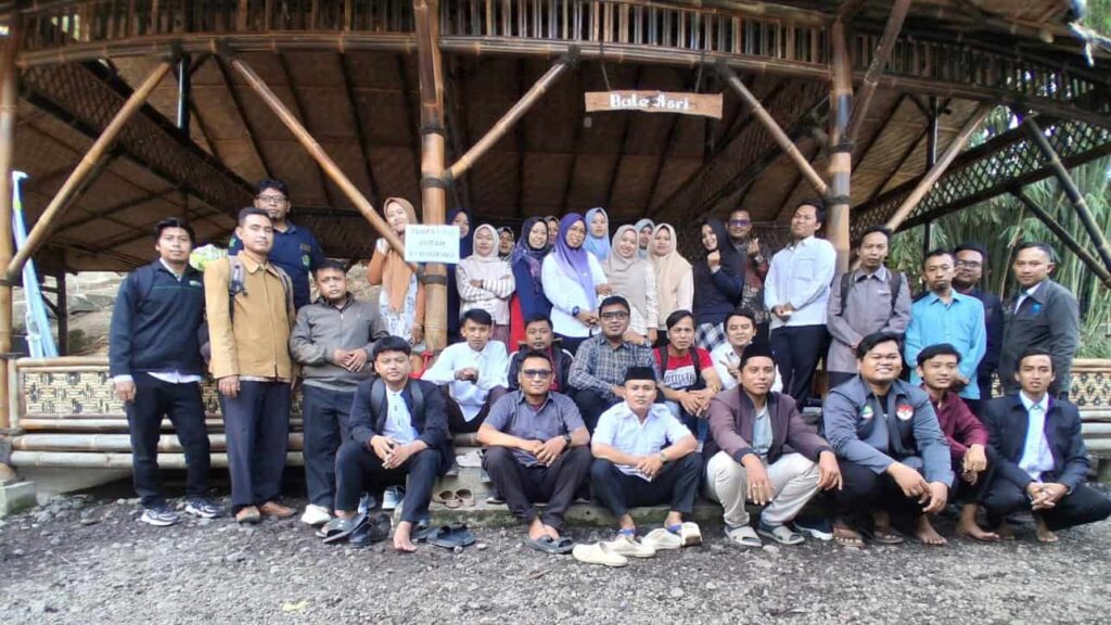 Operator MTs Miftahul Ulum Buwek Ikuti Sinau Bareng Pengelolaan EMIS 4.0 dan EMIS GTK