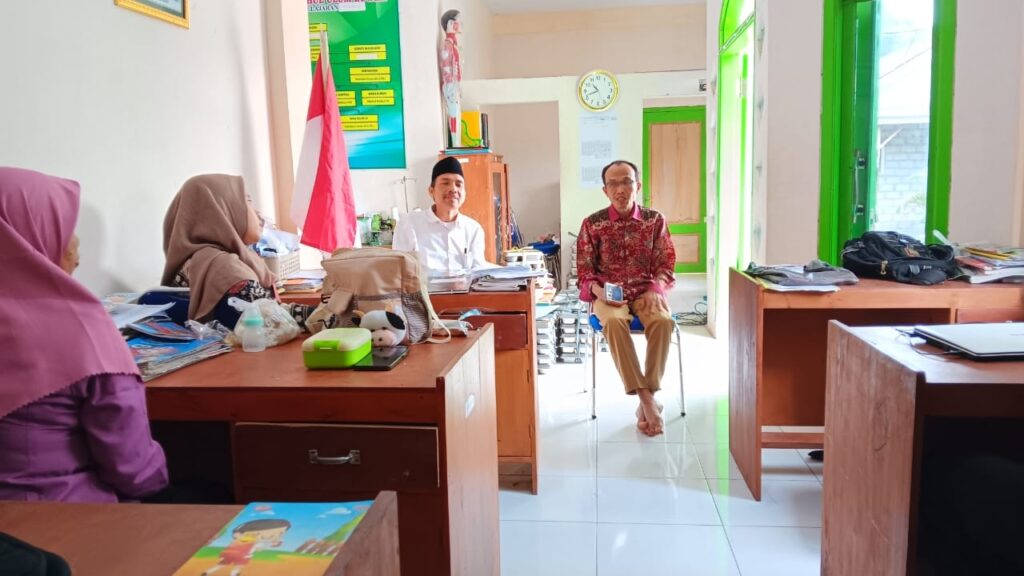 MTs Miftahul Ulum Buwek Gelar Rapat Penyusunan Perangkat Ajar dan Persiapan Program Bulan Agustus