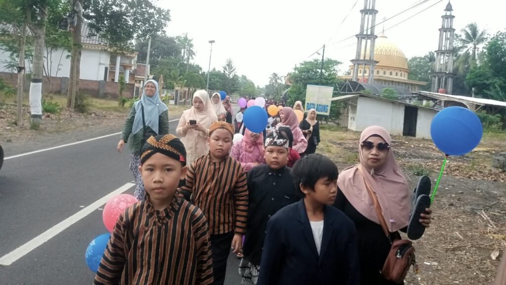 Semarak Sumpah Pemuda, MTs Miftahul Ulum Buwek Gelar Pawai Kebangsaan Semarak Sumpah Pemuda, MTs Miftahul Ulum Buwek Gelar Pawai Kebangsaan